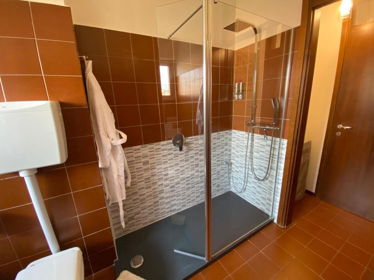 Relax&Comfort Redona 8 Bergamo Bagian luar foto