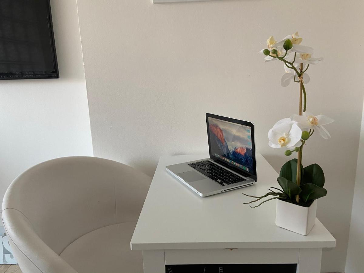 Relax&Comfort Redona 8 Bergamo Bagian luar foto