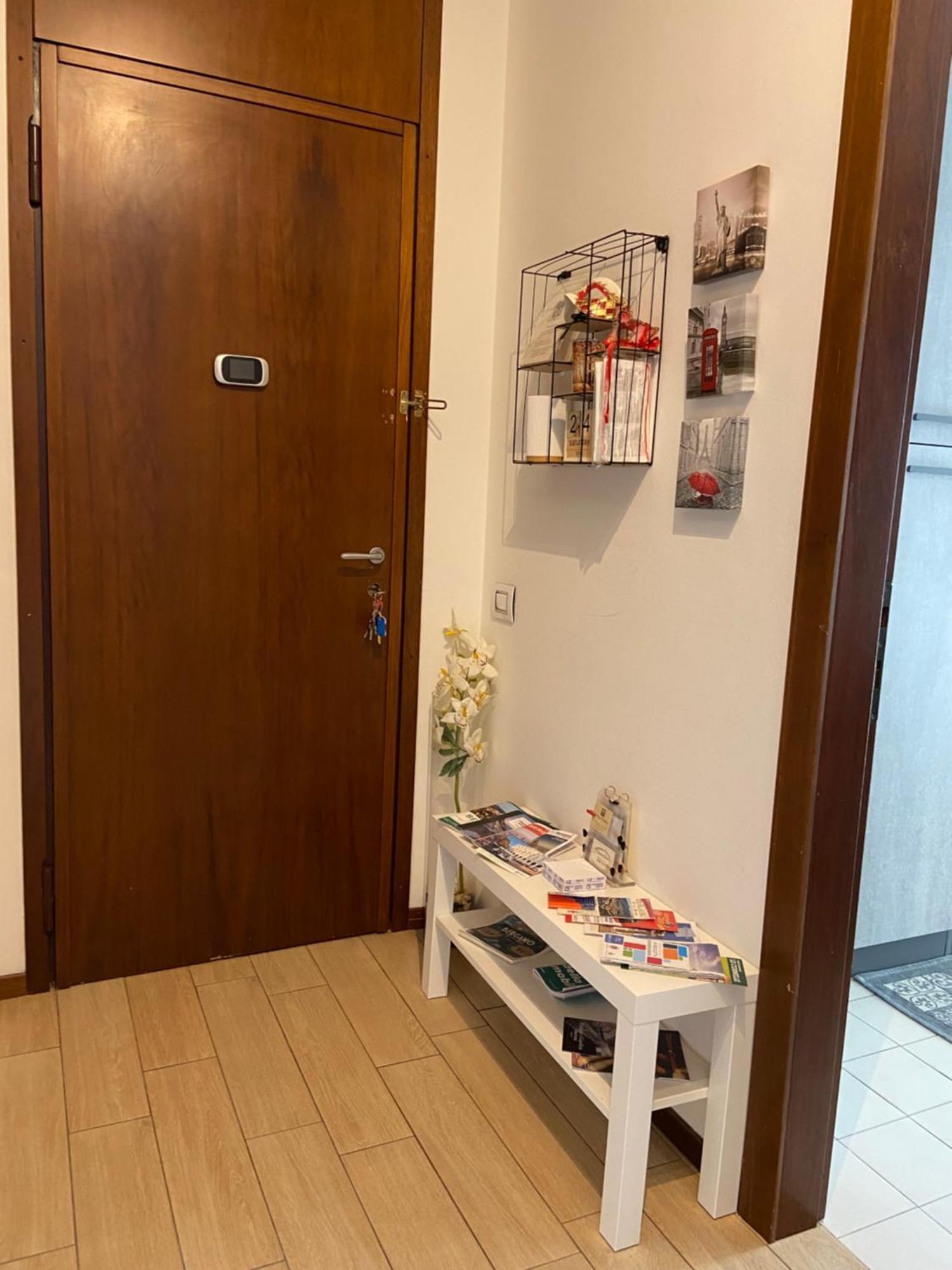 Relax&Comfort Redona 8 Bergamo Bagian luar foto
