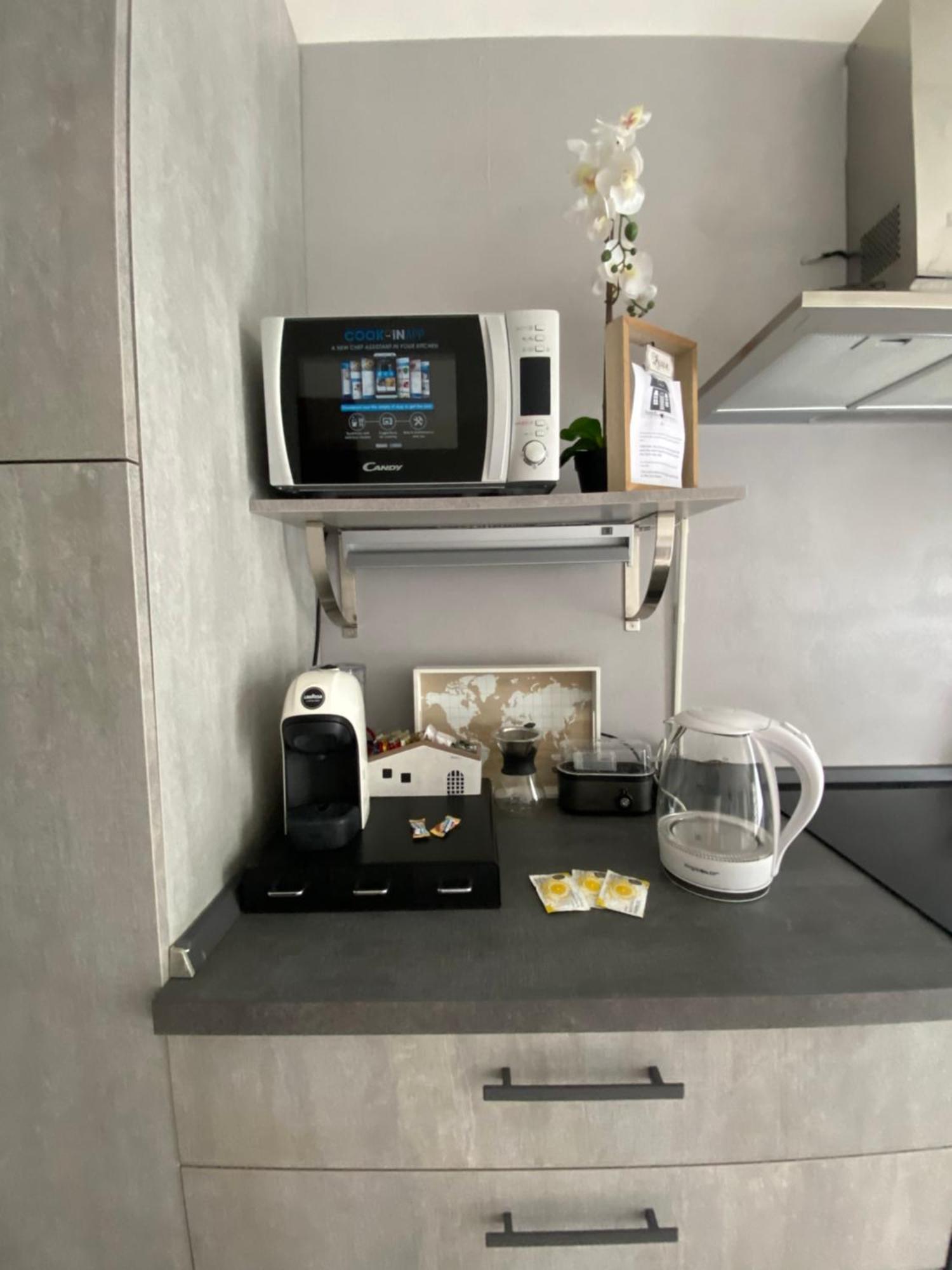 Relax&Comfort Redona 8 Bergamo Bagian luar foto